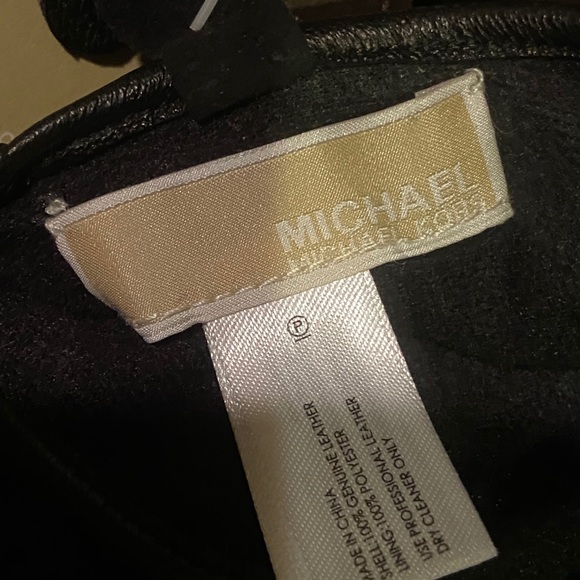 Authentic Michael Kors leather gloves - Picture 3 of 5